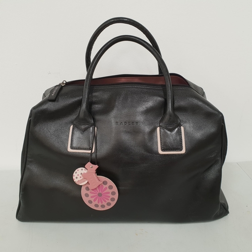 187A - RADLEY BLACK LEATHER HANDBAG
41cm wide