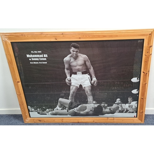 515 - LARGE FRAMED POSTER OF MUHAMMAD ALI
Titled '25th may 1965 Muhammad Ali vs Sonny Liston First minute,... 