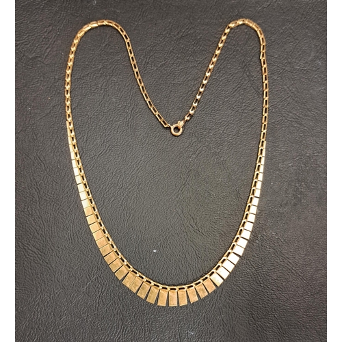 3 - NINE CARAT GOLD FRINGED NECKLACE
approximately 4.5 grams