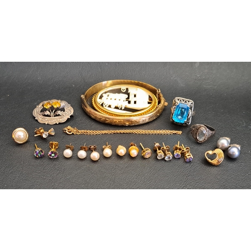 111 - SMALL SELECTION OF VINTAGE JEWELLERY
including a nine carat gold plated bangle, a silver thistle dec... 