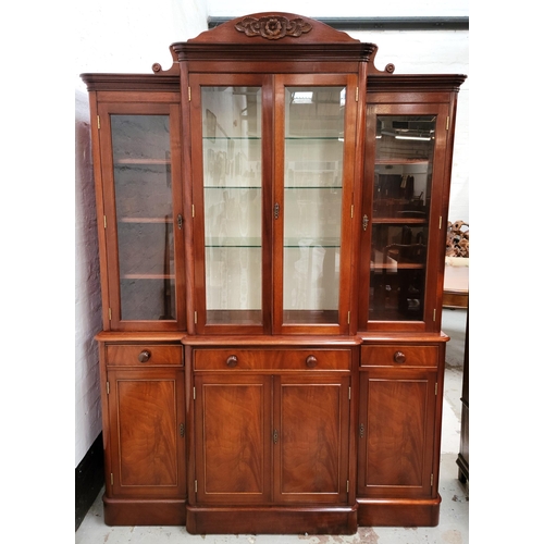 612 - LARGE MAHOGANY BREAKFRONT SIDEBOARD/DISPLAY CABINET
the upper glazed section with four doors reveali... 