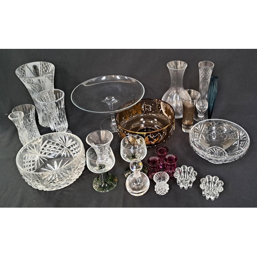 254 - SELECTION OF CRYSTAL AND OTHER GLASSWARE
including an Orrefors Sweden cake stand, various bowls, vas... 