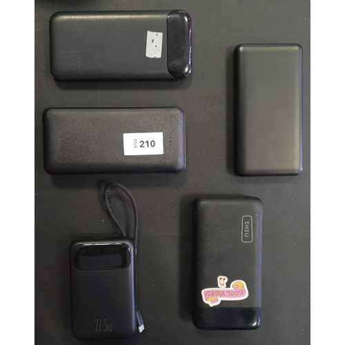 210 - SELECTION OF FIVE POWERBANKS
including Inui and Belkin (5)