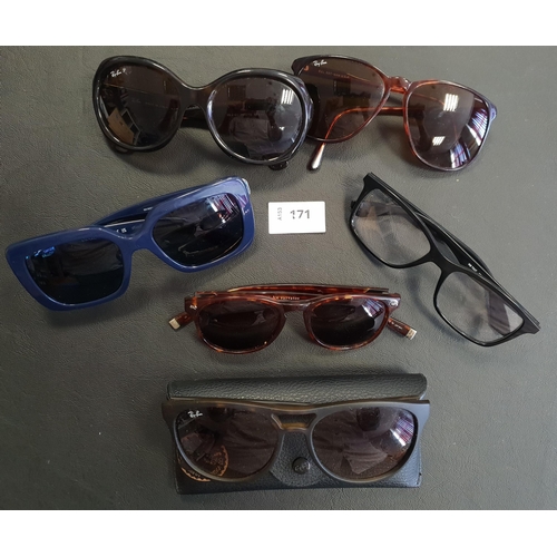 FIVE PAIRS OF DESIGNER SUNGLASSES AND ONE PAIR OF GLASSES
the sunglasses comprising 3x Ray-Ban, Swarovski and John Varvatos; the glasses by Ray-Ban