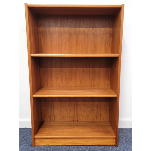 610 - MID CENTURY BOOK CASE
with teak veneer and three shelves, 77 x 122 x 29cm