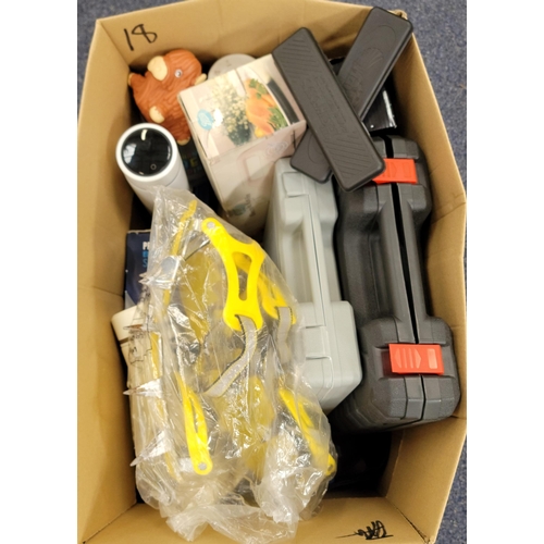 18 - ONE BOX OF MISCELLANEOUS ITEMS
including three Tommee Tippee flasks, electric knife, boxed JSD-Hope ... 