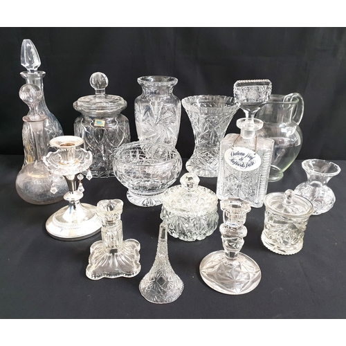 305 - ASSORTMENT OF GLASSWARE AND CRYSTAL
including a Sudety Crystal Sweetie jar and cover, pitcher, cryst... 