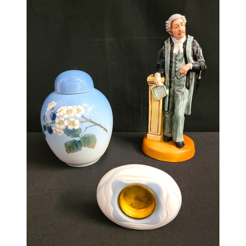 318 - ROYAL DOULTON 'THE LAWYER'
HN3041, A Royal Copenhagen ginger jar with bramble decoration, SR1288 282... 