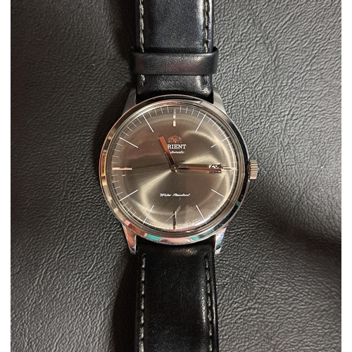 186 - GENTLEMEN'S ORIENT AUTOMATIC WRISTWATCH
the grey metallic dial with baton five minute markers and da... 