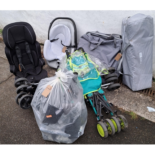 2 - SELECTION OF TWO BUGGIES, TWO CAR SEATS, TWO POP-UP PLAYPENS AND ONE BAG OF ACCESSORIES 
including: ... 