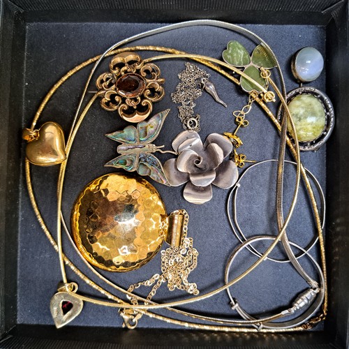 116 - SELECTION OF SILVER, SILVER GILT AND OTHER JEWELLERY
including a cabochon moonstone set brooch in si... 