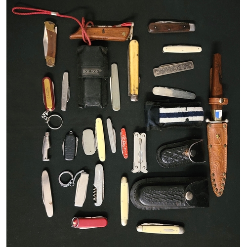 455 - COLLECTION OF VARIOUS KNIVES AND PENKNIVES 
including wooden handled knife with Luzern coat of arms ... 