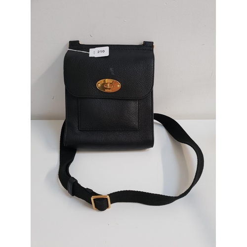 210 - MULBERRY BLACK LEATHERSMALL CLASSIC GRAIN ANTONY BAG
with shoulder strap and gold coloured postman's... 