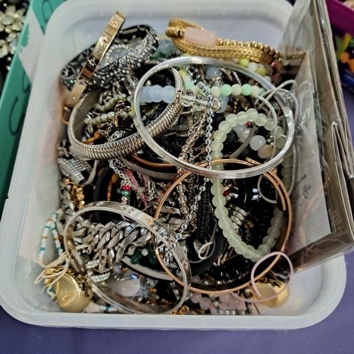 242 - SELECTION OF COSTUME JEWELLERY 
including bangles, bracelets and earrings, 1 box