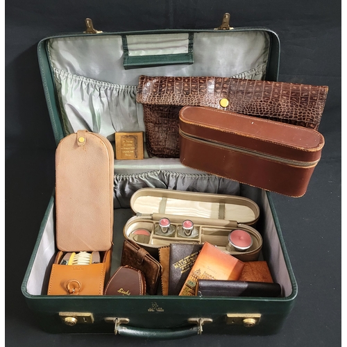 335 - SELECTION OF SHAVING SETS, PURSES AND OTHER VINTAGE ITEMS
comprising a cased pairs of clothes brushe... 