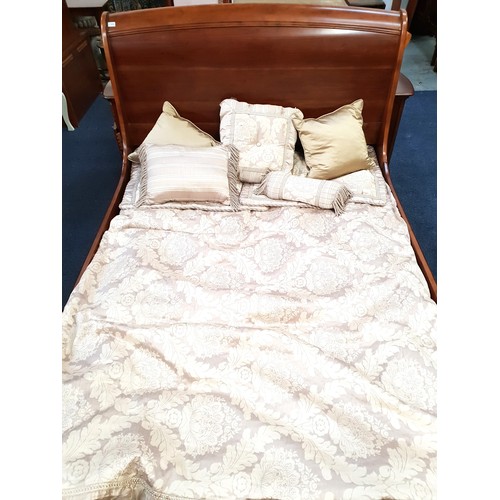 711 - CONTEMPORARY SIX PIECE WILLIS & GAMBIER BEDROOM SUITE
made of Hevea, comprising Sleigh King size bed... 