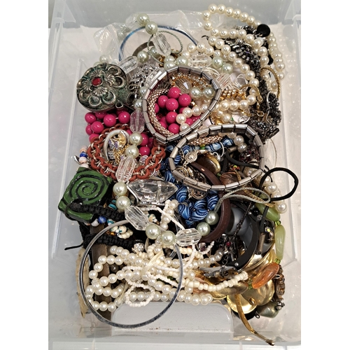 142 - SELECTION OF COSTUME JEWELLERY
including two Nomination bracelets and a new charm, paste and bead ne... 