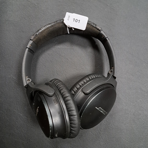 101 - PAIR BOSE QC35 ON-EAR BLUETOOTH ACOUSTIC NOISE CANCELLING HEADPHONES
Note: headband is very worn. Pa... 