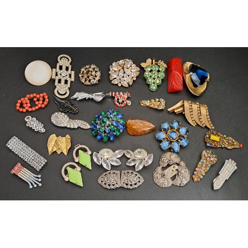 43 - SELECTION OF FIFTEEN VINTAGE BROOCHES 
including stone and paste set statement examples; together wi... 