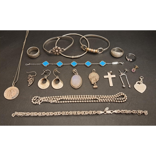 79 - INTERESTING SELECTION OF SILVER JEWELLERY 
including a Hiho equestrian silver bracelet with cherry r... 