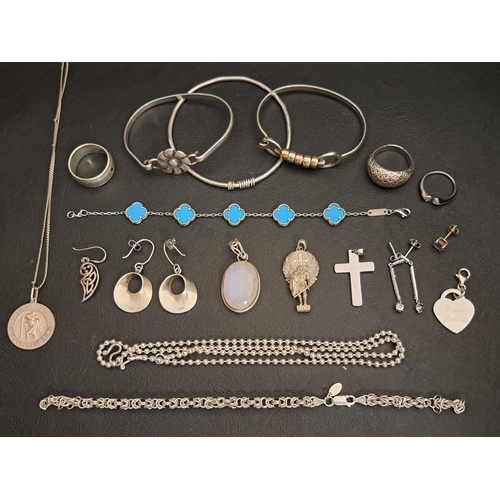 79 - INTERESTING SELECTION OF SILVER JEWELLERY 
including a Hiho equestrian silver bracelet with cherry r... 