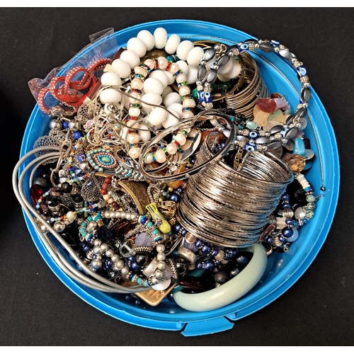 36 - SELECTION OF COSTUME JEWELLERY
including various bead bracelets and necklaces, bangles, rings, etc.,... 