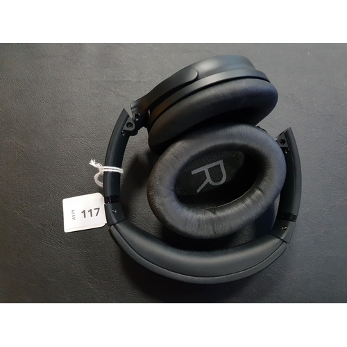 117 - PAIR OF BOSE QUIETCOMFORT 45 OVER EAR WIRELESS HEADPHONES
model 437310,
Note: some wear to ear rests... 