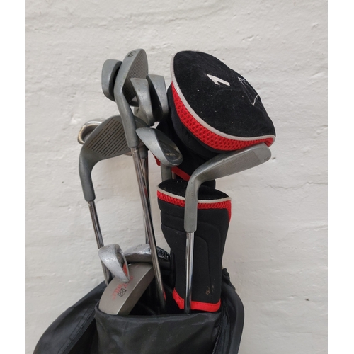 32 - SET OF GOLF CLUBS