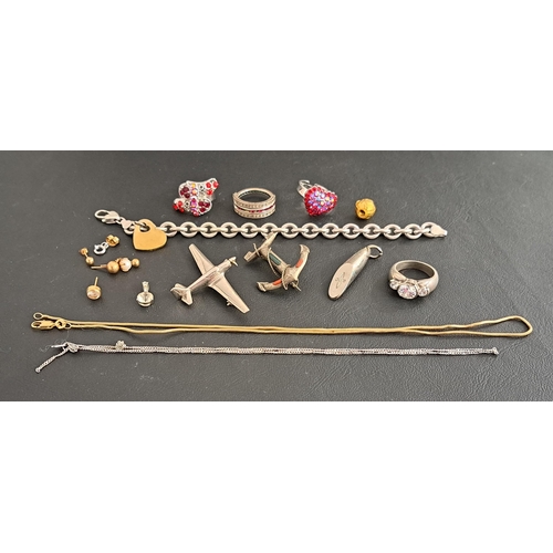59 - SMALL SELECTION OF SILVER AND OTHER JEWELLERY
including an agate set unmarked silver anchor brooch, ... 