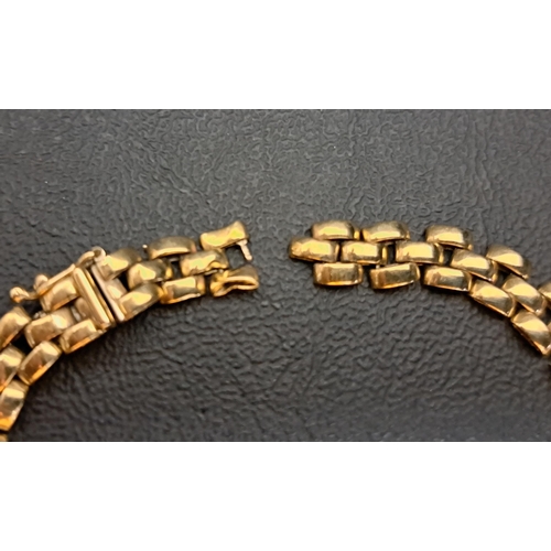 39 - NINE CARAT GOLD PANTHER CHAIN BRACELET
one link damaged, approximately 8.8 grams