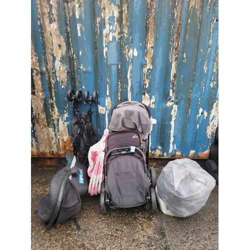 4 - SELECTION OF THREE PRAMS, ONE CAR SEAT, ONE POP-UP PLAYTENT, AND ONE BAG OF BABY/PRAM ACCESSORIES