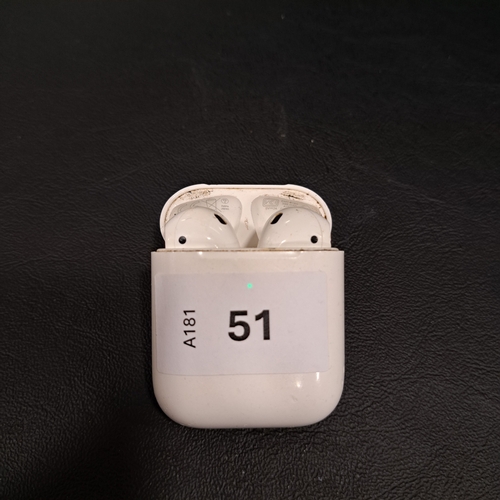 51 - PAIR OF APPLE AIRPODS 2nd GENERATION
in Wireless charging case
Note: case and Airpods are very dirty... 