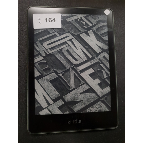 164 - AMAZON KINDLE MATCHA PAPERWHITE 5 E-READER
11th generation, serial number G002 BJ02 3375 096V. Scrat... 