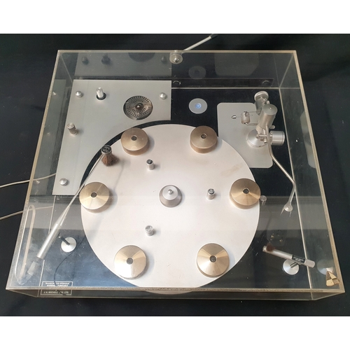 385 - TRANSCRIPTOR HYDRAULIC REFERENCE TURNTABLE BY J.A MICHELL ENG LTD
the reference sweep arm by J.A Mic...