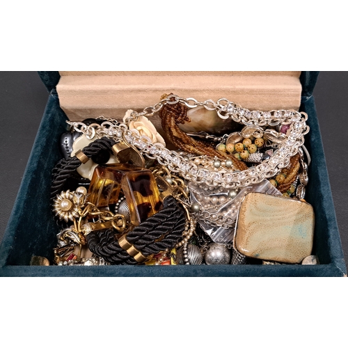 SELECTION OF COSTUME JEWELLERY
including ceramic, enamel and mother of pearl set pieces, necklaces, bracelets and pendants, in jewellery box