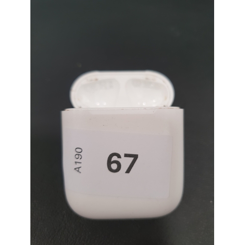 67 - APPLE AIRPODS LIGHTNING CHARGING CASE