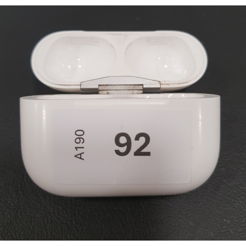 92 - APPLE AIRPODS PRO 2  LIGHTING CHARGING CASE