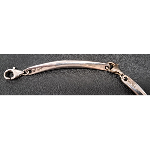 33 - BACCARAT PARMA VIOLET CRYSTAL CHOKER NECKLACE
on silver choker necklace, with extender section