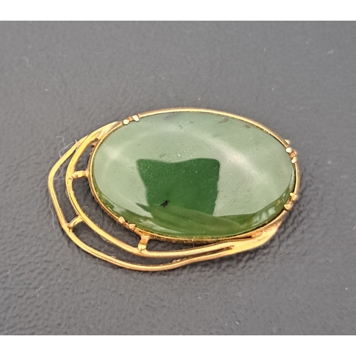 43 - JADE COLOURED HARDSTONE BROOCH
in nine carat gold mount, approximately 2.2 x 3.3cm