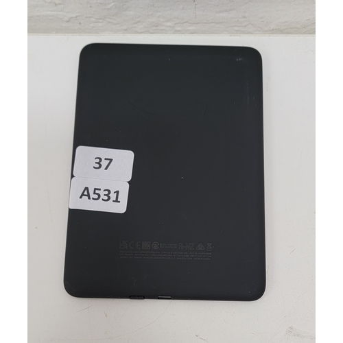 37 - AMAZON KINDLE PAPERWHITE 6/ MODEL: SA568B- BLACK