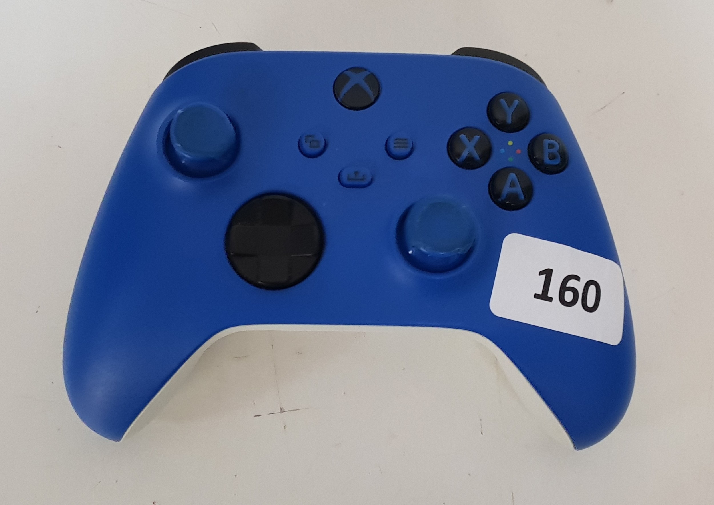 ONE XBOX CONTROLLER MODEL: 1914 Note: Right trigger sticks when pressed ...