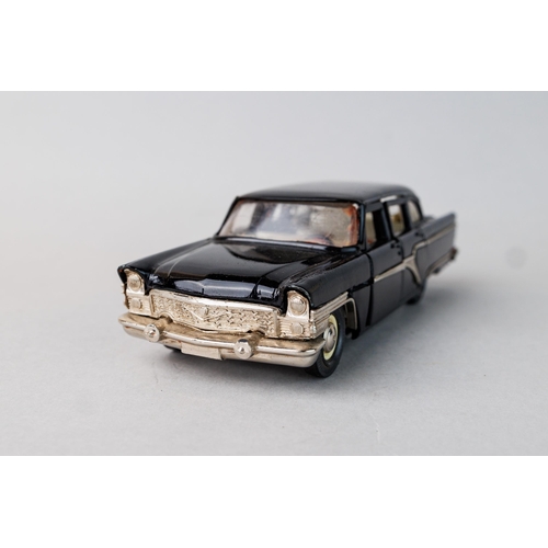 36 - Chaika (Seagull) GAZ-13, Sedan, Black