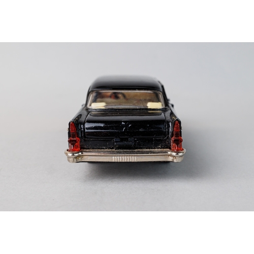 36 - Chaika (Seagull) GAZ-13, Sedan, Black