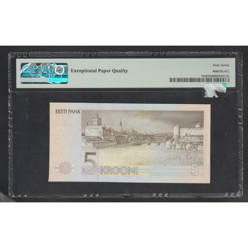 832 - Estonia, Bank of Estonia
Pick# 71b 1992 (ND 1994) 5 Krooni - Printer: TDLR
S/N BJ816488-Wmk: Arms
67... 