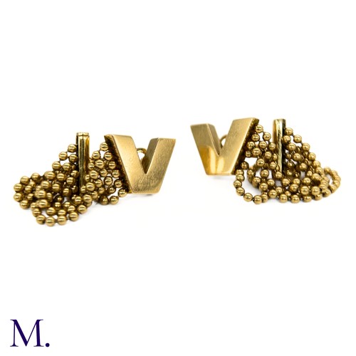 60 - A Pair of 18ct Gold Earclips by Versace

The 18ct yellow gold earclips by Versace have the iconic 'V... 