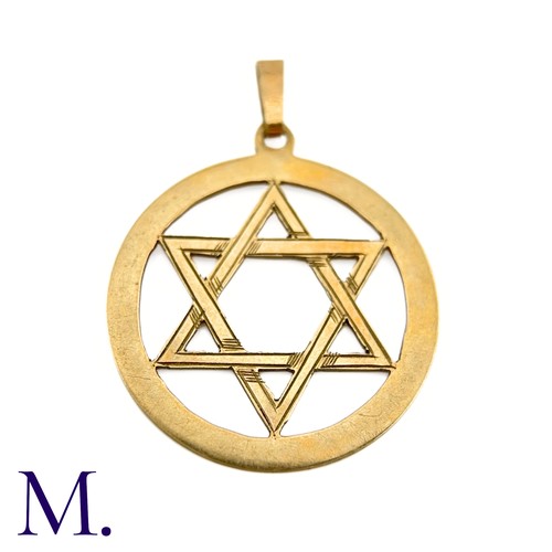 41 - NO RESERVE - A Star of David Pendant

The Star of David pendant is hallmarked for 9ct gold.

Weight:... 