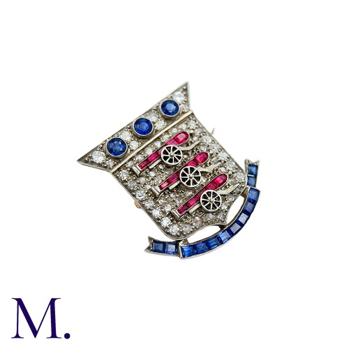 189 - A Royal Ordinance Corps Brooch in yellow gold and platinum, depicting a shield with three cannons ab... 