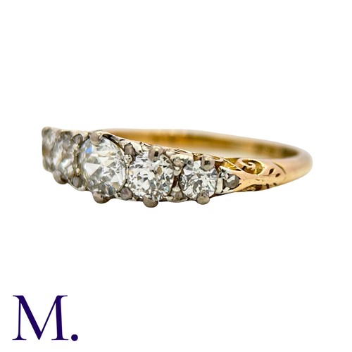 186 - An Edwardian Diamond 5-Stone Ring, in 18k yellow gold, set with five old cut diamonds totalling appr... 