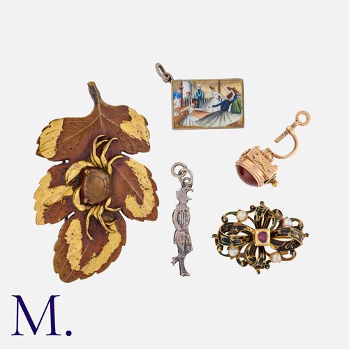 207 - A Collection Of Mixed Miscellaneous Jewellery. 

Gross Weight: 30.9g.