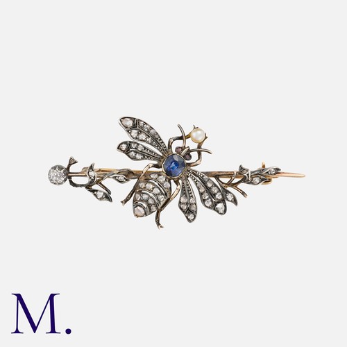 35 - An Antique Sapphire, Diamond and Pearl Bee Brooch in yellow gold and silver, set with a cushion-cut ... 